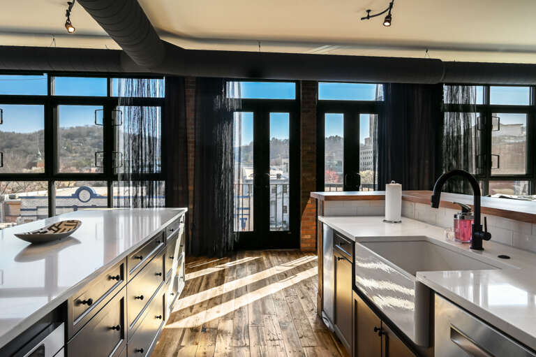 17 N Market #303-122.jpg 17 N Market #303-122.jpg