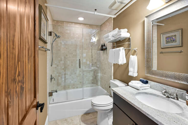 Interior 56 Patton Ave Unit402-131.jpg