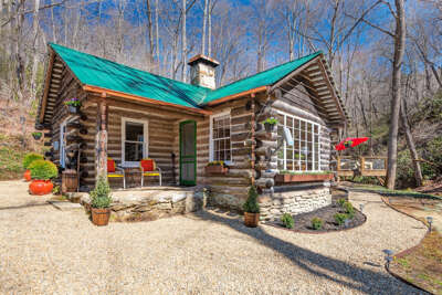 Historic Glenna Cabin Historic Glenna Cabin