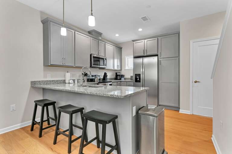 3 Lee Garden Ln Unit 106-127.jpg