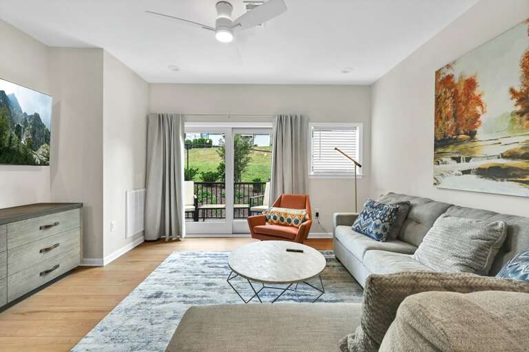 3 Lee Garden Ln Unit 106-105.jpg
