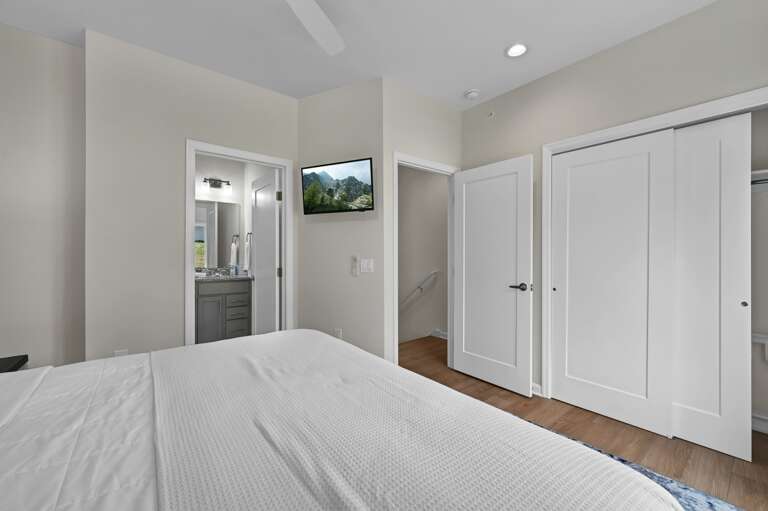 3 Lee Garden Ln Unit 106-112.jpg