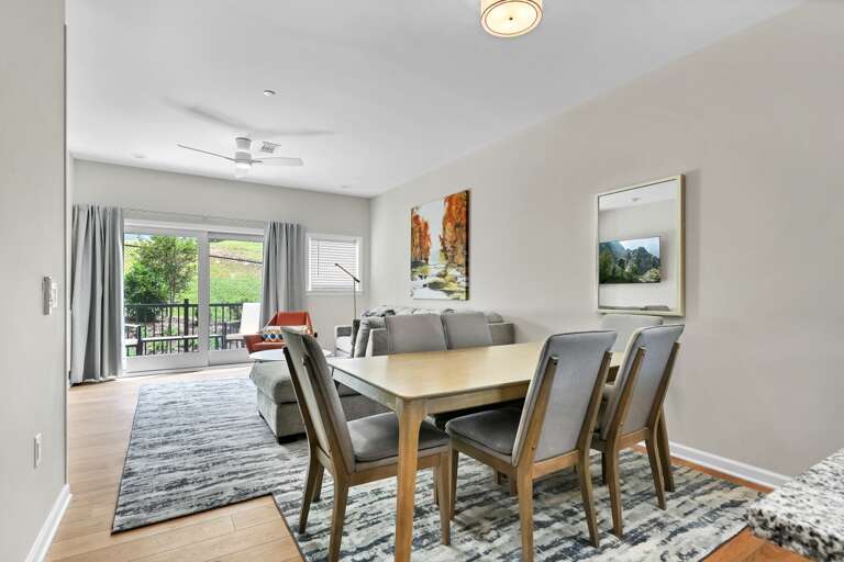 3 Lee Garden Ln Unit 106-128.jpg