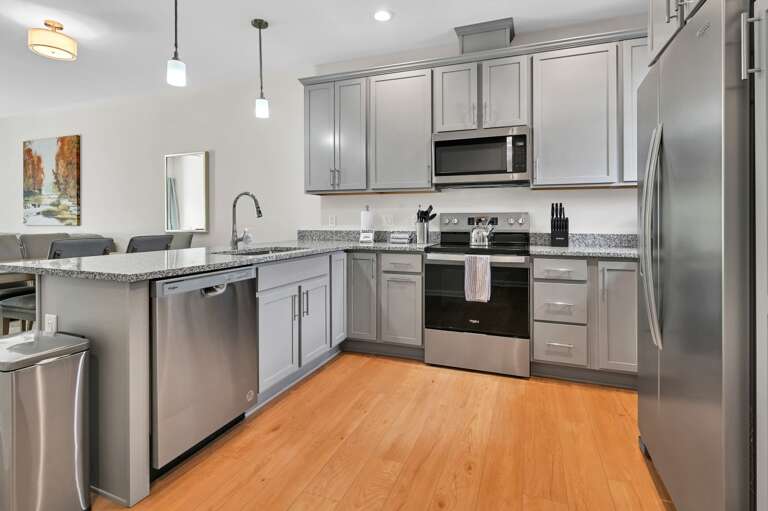 3 Lee Garden Ln Unit 106-108.jpg