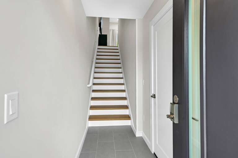 3 Lee Garden Ln Unit 105-104.jpg