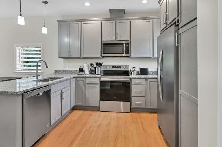 107 Lee Garden Ln-113.jpg