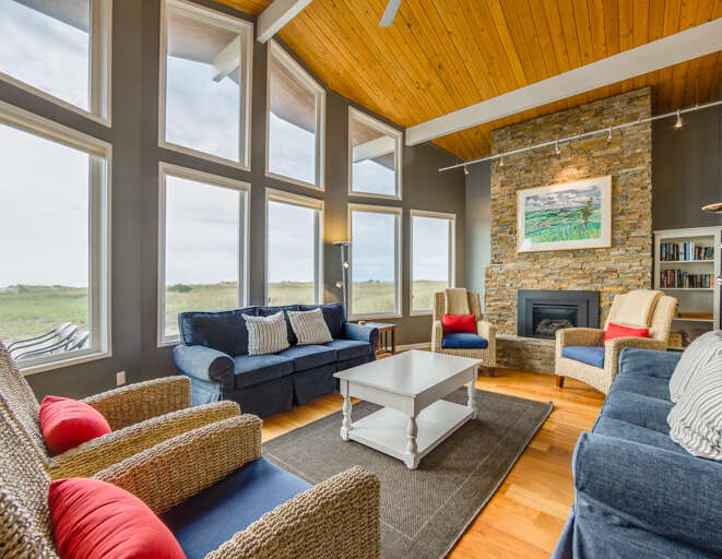 Ocean View, Smart TV, Gas Fireplace, open living space