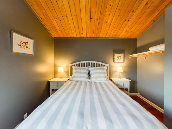 Lower bedroom with Queen bed 