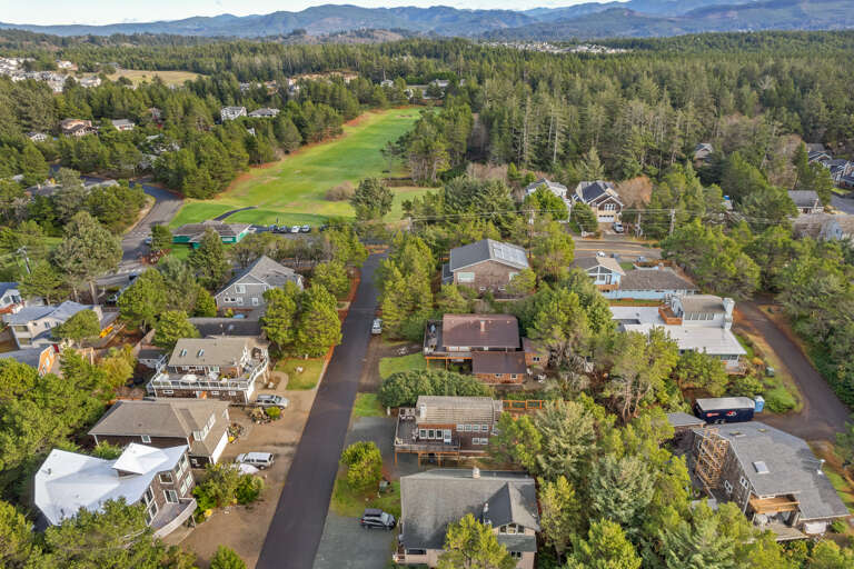 1/4 block to the Manzanita Links, golf course.