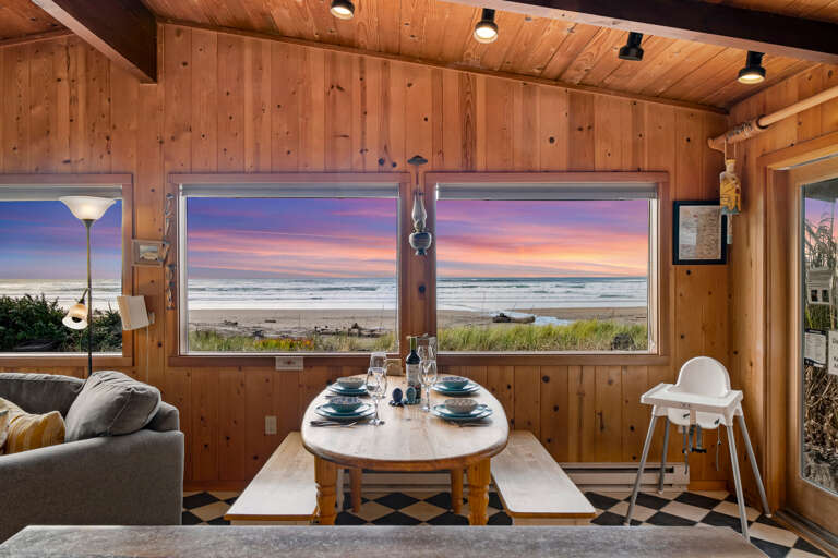 Sunset dinners at this cozy cabin