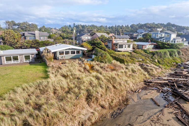 Oceanfront hot tub and firepit