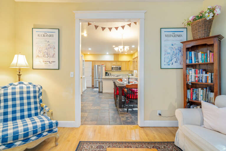 Access to the dining and kitchen 