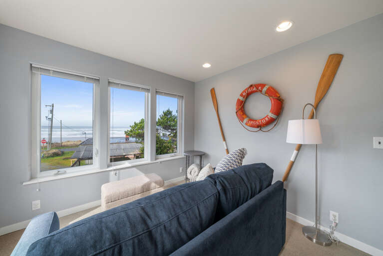Mid level sitting room with Ocean View. 