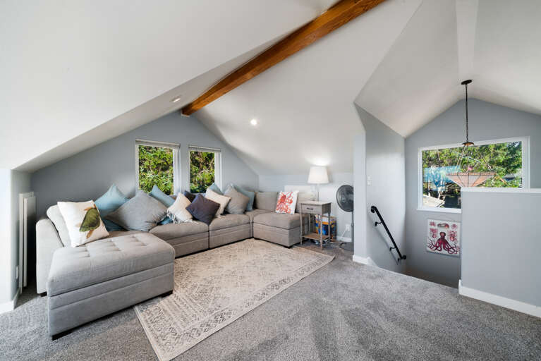 Third floor family room with Ocean view, work desk and TV