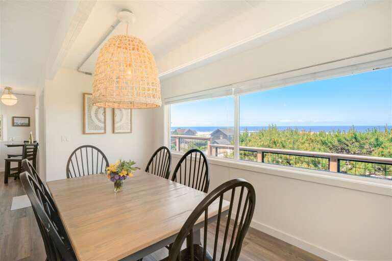 Dining room/ Living room with Smart TV and Ocean Views
