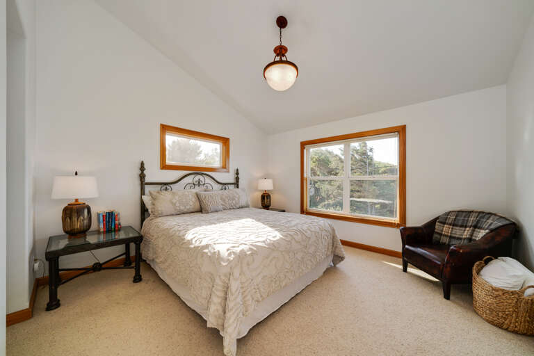 King bedroom upstairs