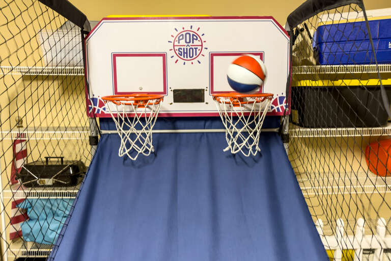 New hoop shoot in garage