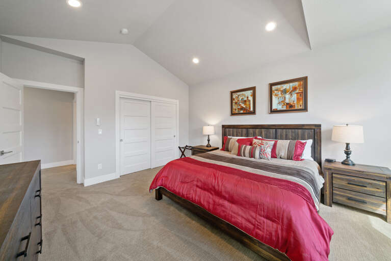 King bedroom upstairs