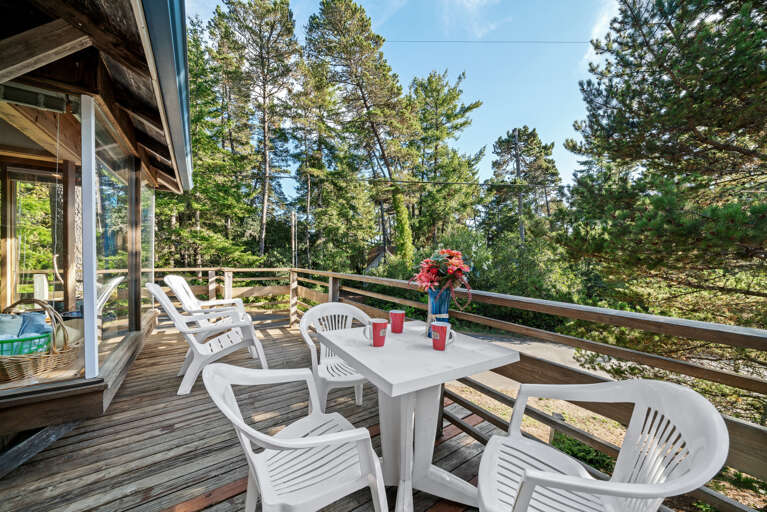 Spacious deck with ample seating