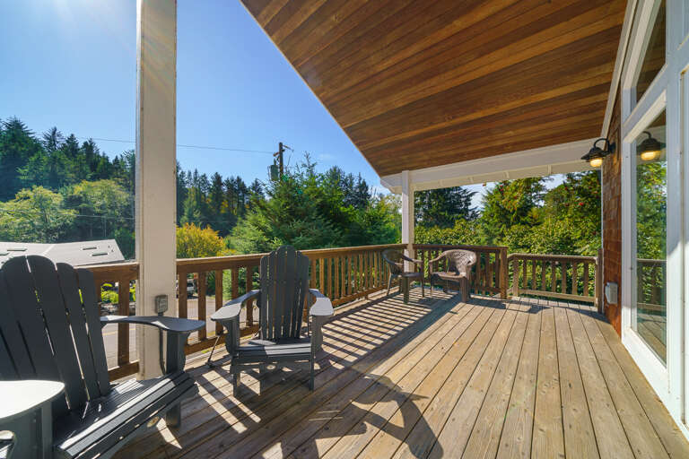 Front Deck with BBQ and deck chairs
