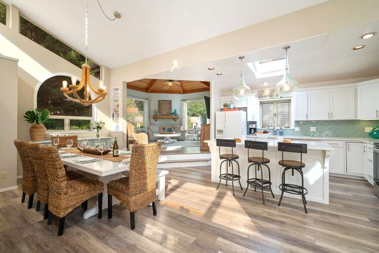 Dining room with seating for 10 with highchair available