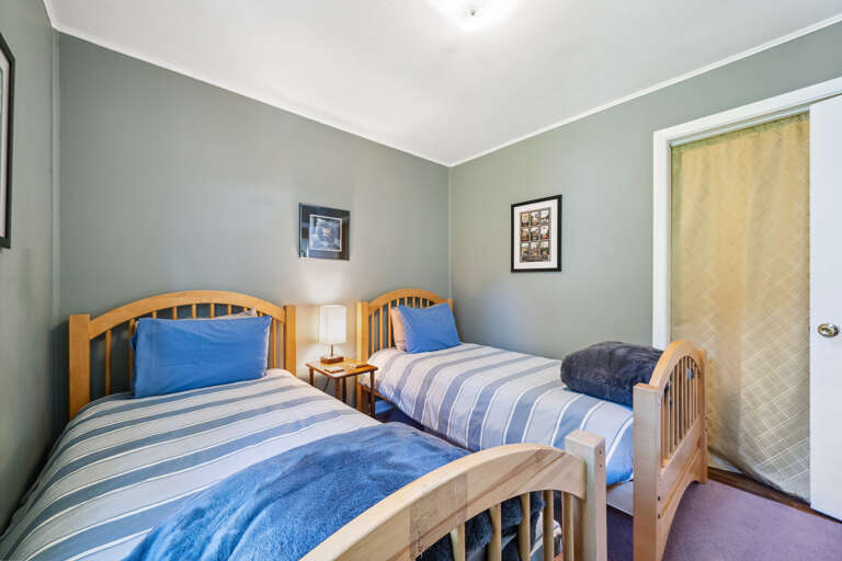 2nd Bedroom with 2 twin beds 