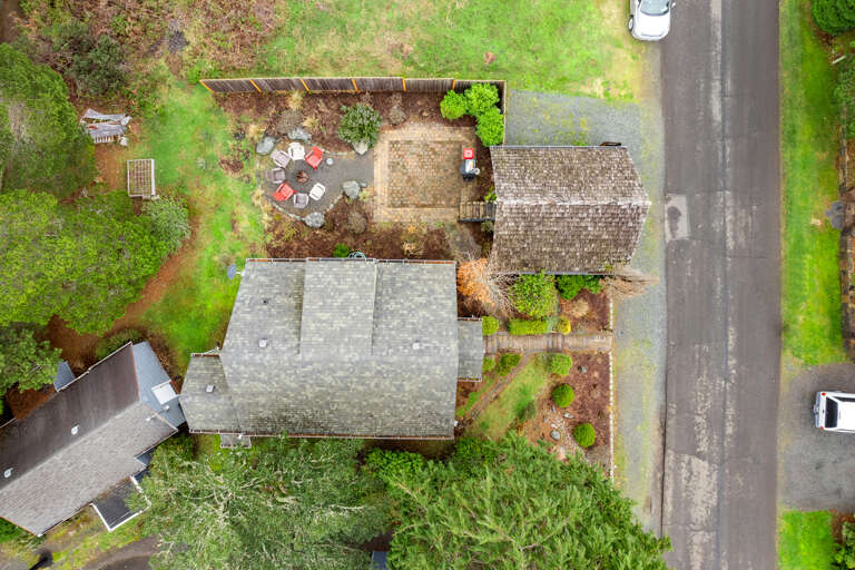 Aerial View. 4 blocks to the beach 1 block to town. Outdoor firepit, dining table.  Aerial View. 4 blocks to the beach 1 block to town. Outdoor firepit, dining table.