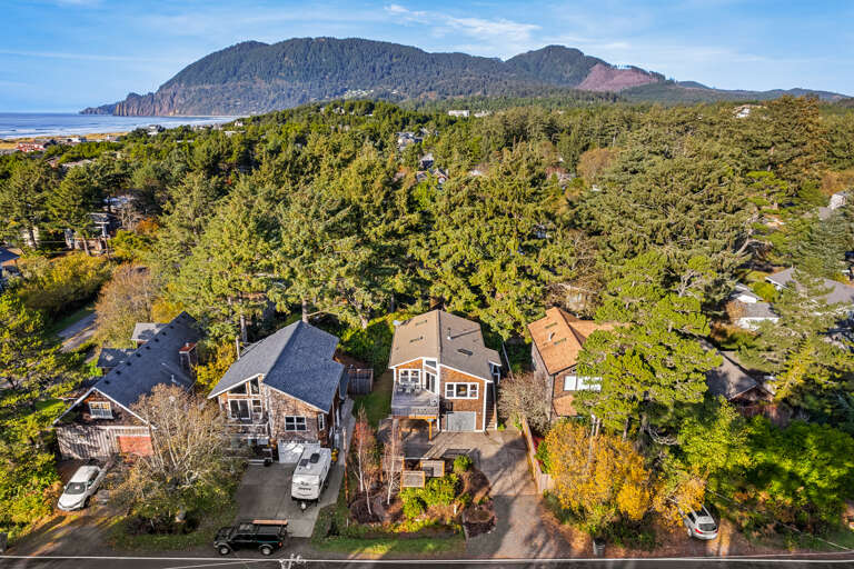 Street view. Only 1 1/2 blocks to the beach access and across the street from the Nehalem Bay State Park bike trail 