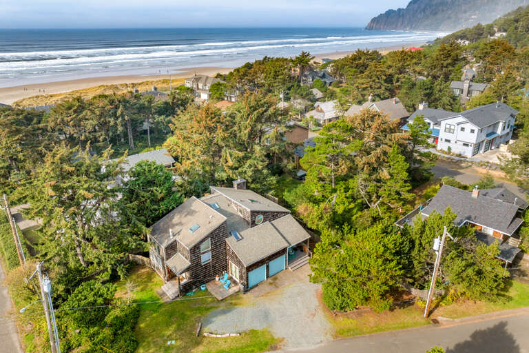 Duplex right side unit 1 block from the beach and town Duplex right side unit 1 block from the beach and town