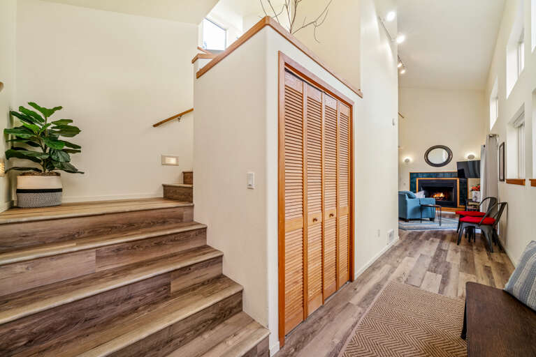 Entry area with stairs to the upper floor