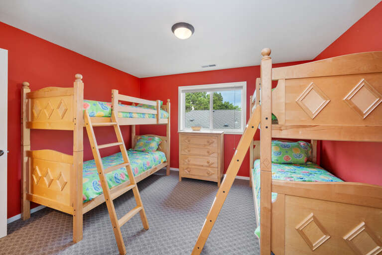 Bunk room with 2 sets of bunks 