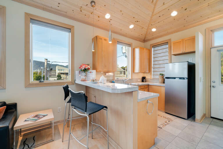 Detached studio cabana with Queen bed, gas fireplace, full bath with steam shower, Direct TV with streaming, and breakfast bar.  Detached studio cabana with Queen bed, gas fireplace, full bath with steam shower, Direct TV with streaming, and breakfast bar.