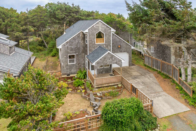 Street view with driveway and front yard view