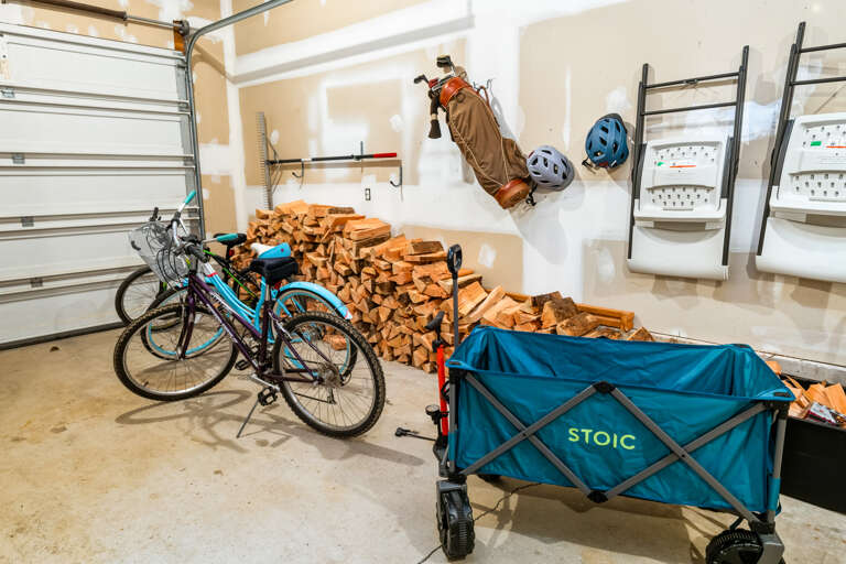 Garage available for parking. Beach wagon available for guests. Bikes available for renter use. STS does not maintain bikes, use at your own risk. 