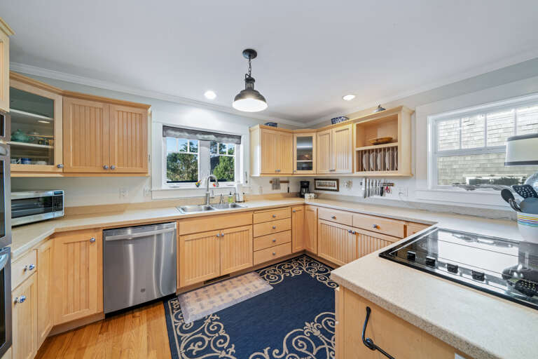 Large open Kitchen. Fully equipped with double oven, dishwasher, fridge and Jenn-Air stove