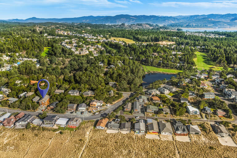 Walkable to the golf course, City Park and downtown. 