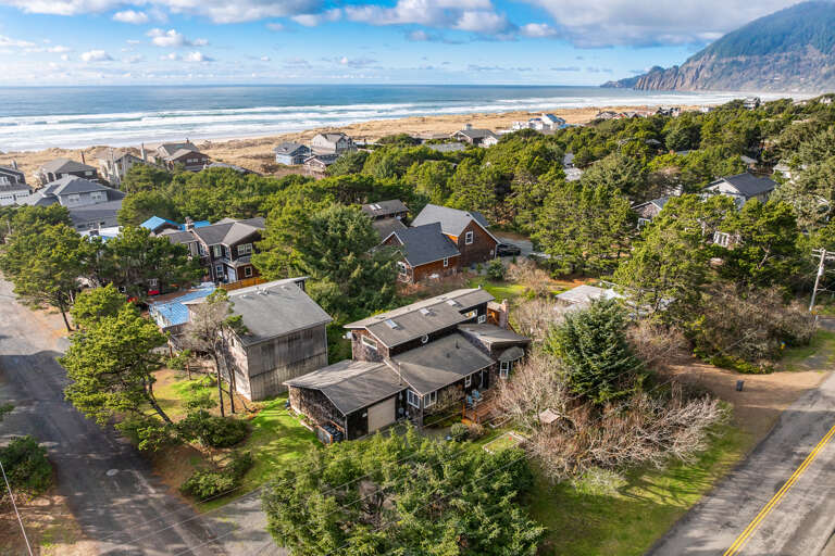 Aeria view of the street 