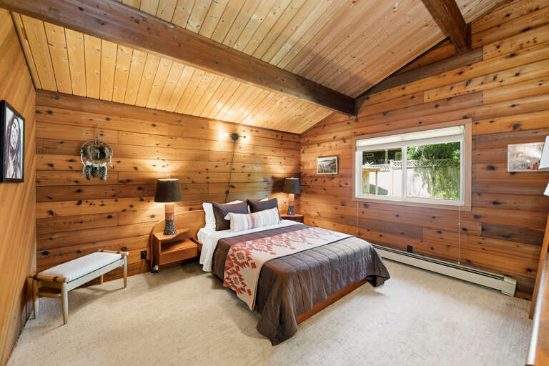 Upstairs queen bedroom