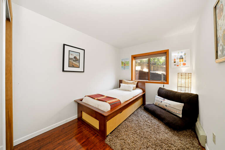 Downstairs twin bedroom