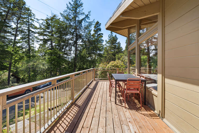 Large wrap around deck