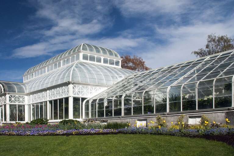The Washington Park Arboretum, commonly referred to as "The Arboretum," stretches along the shore of Lake Washington, in the Madison Park and Montlake neighborhoods. The Washington Park Arboretum, commonly referred to as "The Arboretum," stretches along the shore of Lake Washington, in the Madison Park and Montlake neighborhoods.