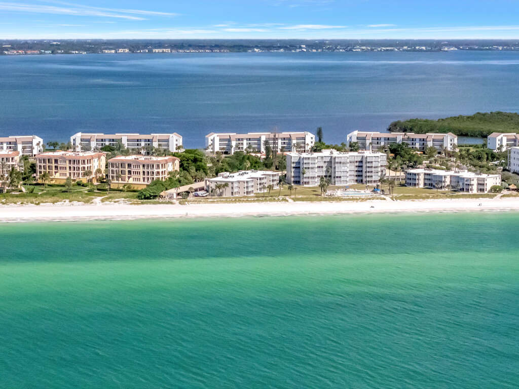 035-DJI_20251020135626_0405_D.jpg 035-DJI_20251020135626_0405_D.jpg