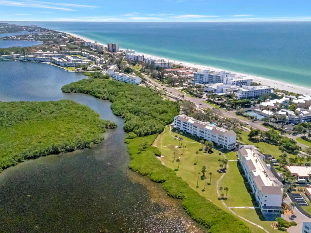 011-DJI_20251020134545_0381_D.jpg 011-DJI_20251020134545_0381_D.jpg
