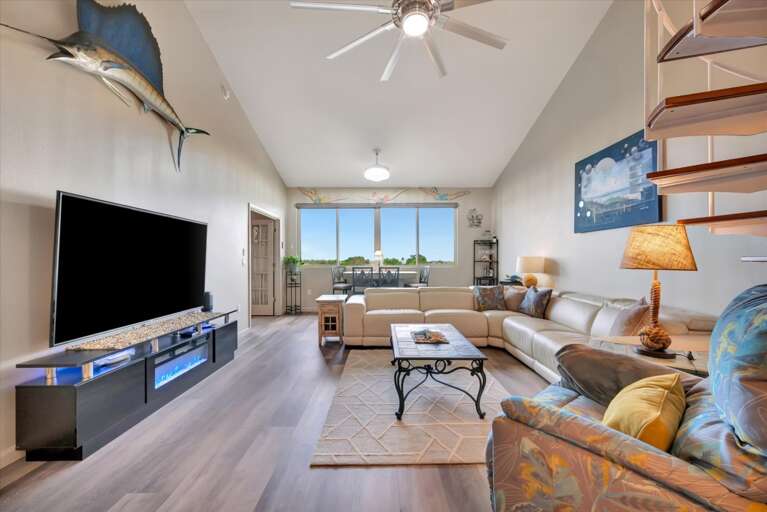 31-Family Room.jpg
