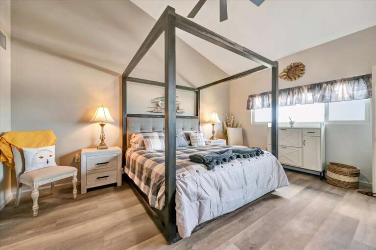 42-Primary Bedroom.jpg