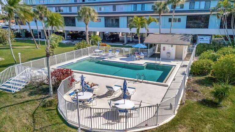 44-01-Heated Pool.jpg