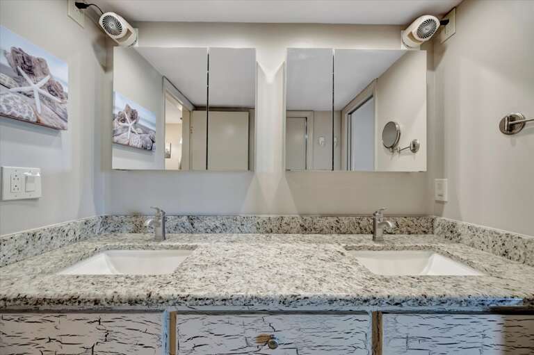 46-Primary Ensuite Bathroom.jpg