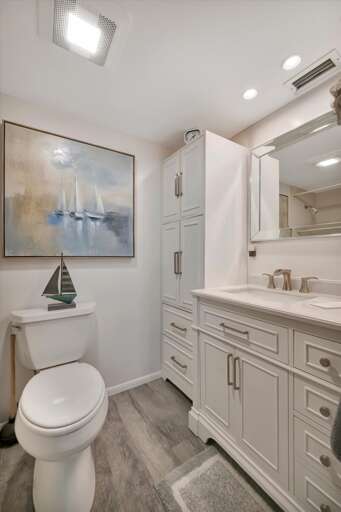 24-Bathroom 1 Ensuite.jpg