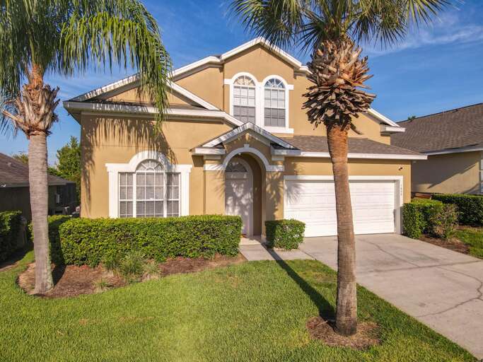 Beautiful front view of our vacation home 🏡 Beautiful front view of our vacation home 🏡