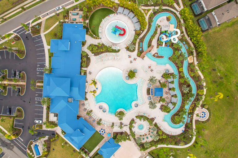 Birdโs eye view of the stunning resort-style community amenities available for your stay ๐๏ธ๐ด Birdโs eye view of the stunning resort-style community amenities available for your stay ๐๏ธ๐ด
